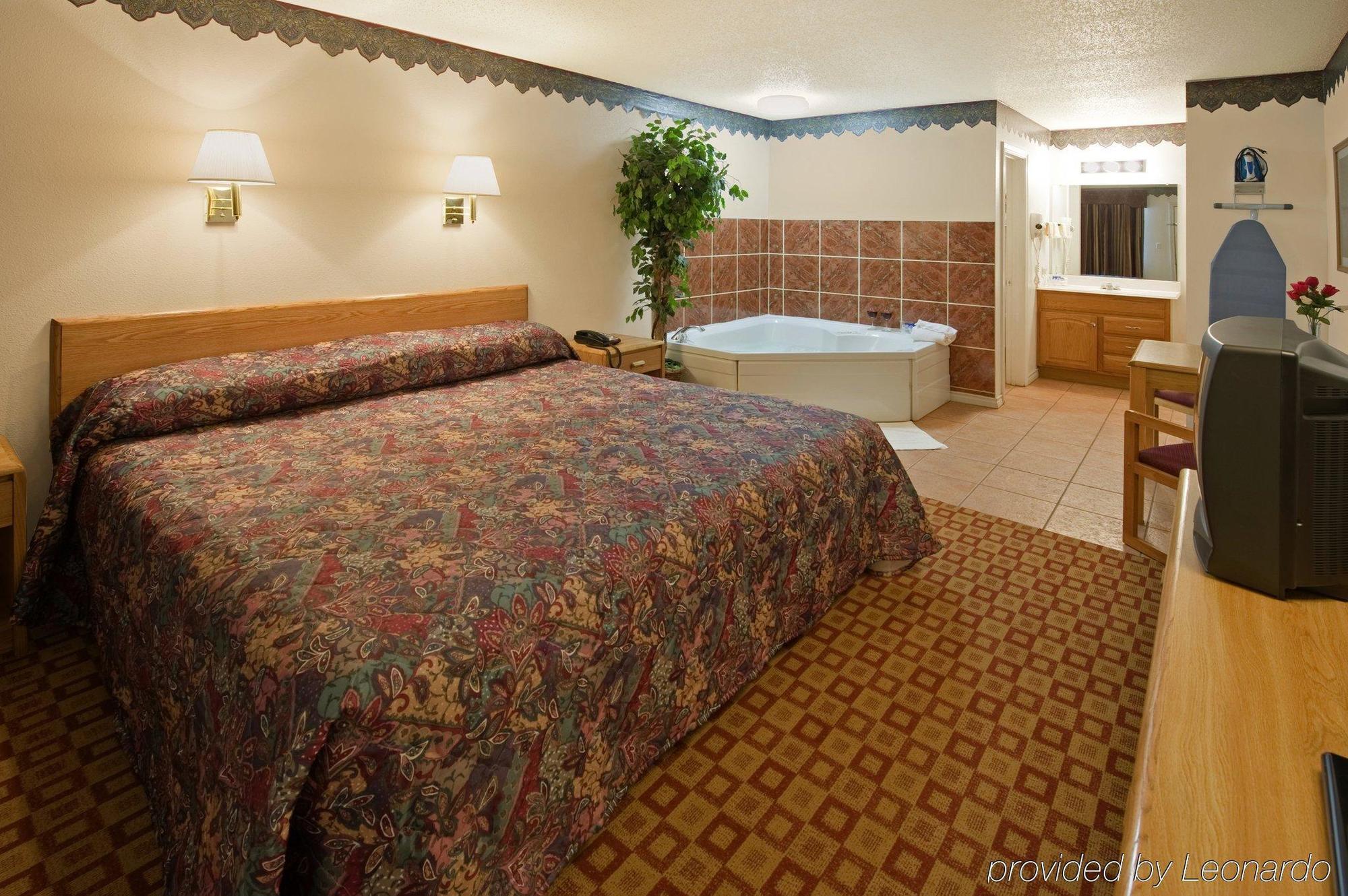 Americas Best Value Inn Weatherford Exterior photo