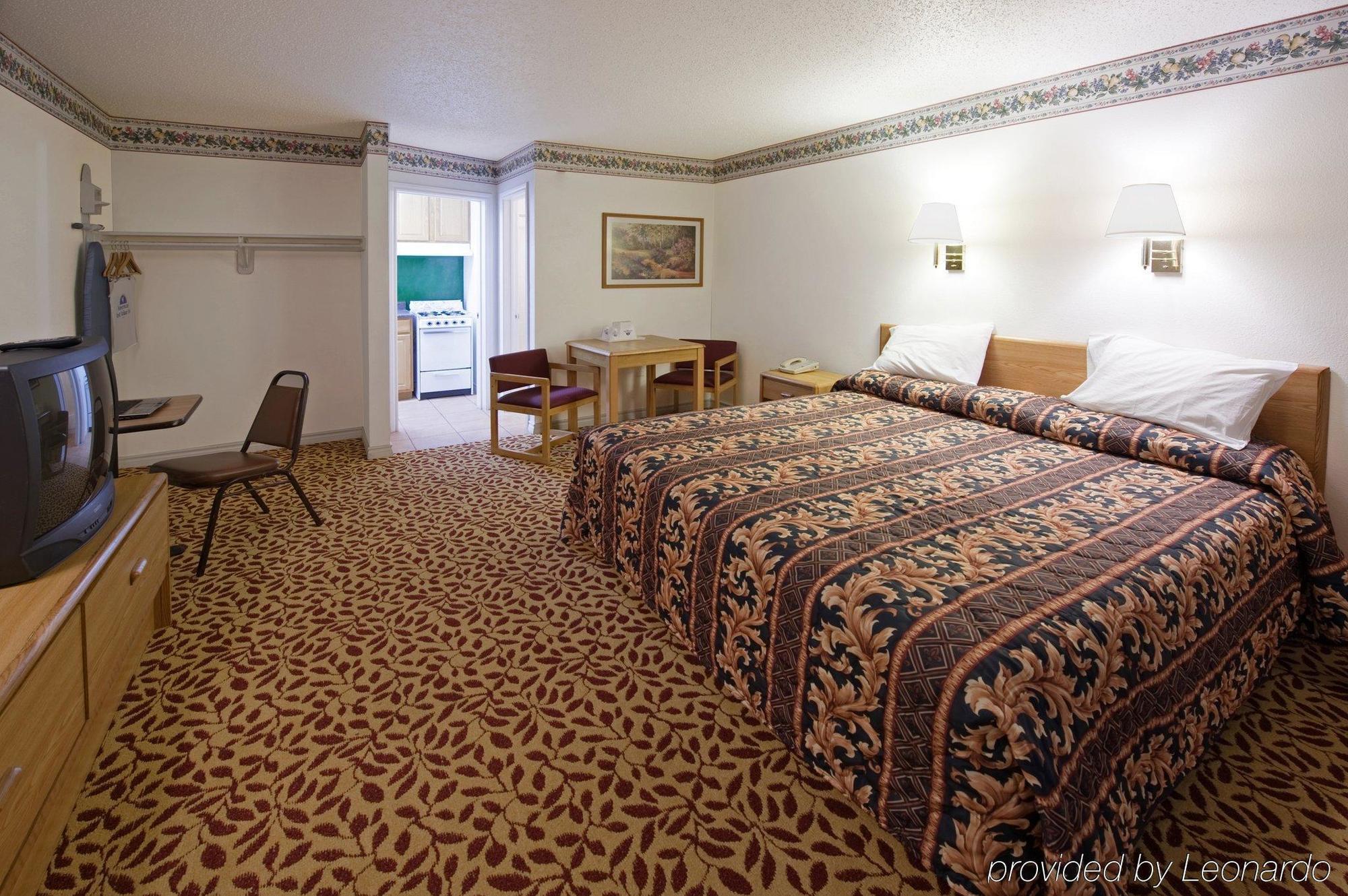 Americas Best Value Inn Weatherford Exterior photo