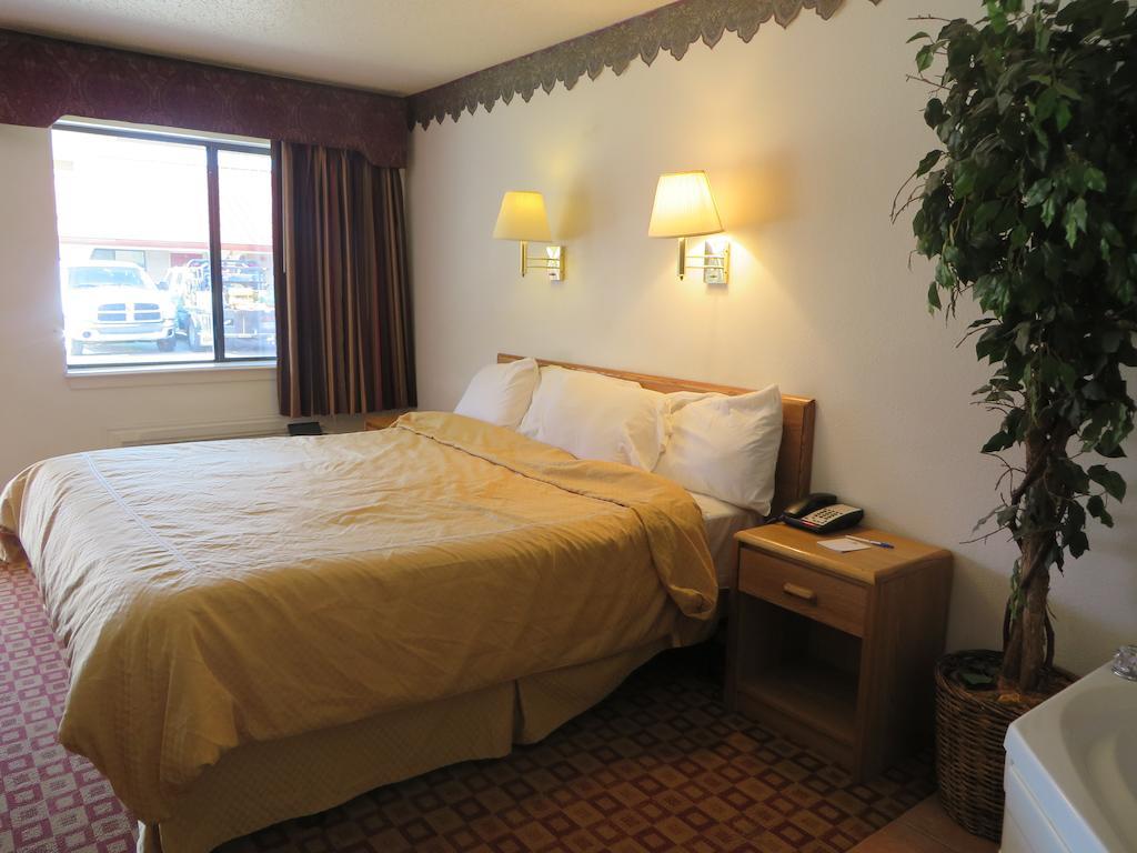 Americas Best Value Inn Weatherford Exterior photo