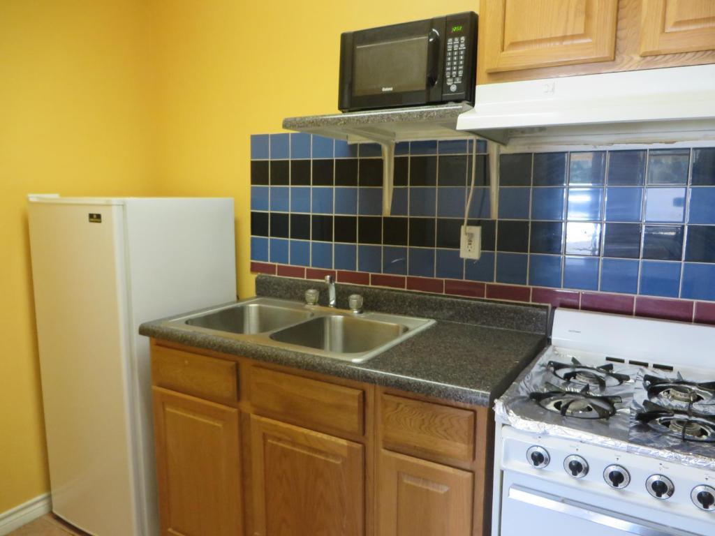 Americas Best Value Inn Weatherford Room photo