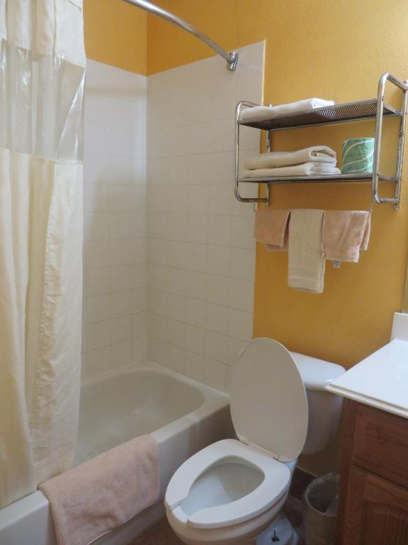 Americas Best Value Inn Weatherford Room photo