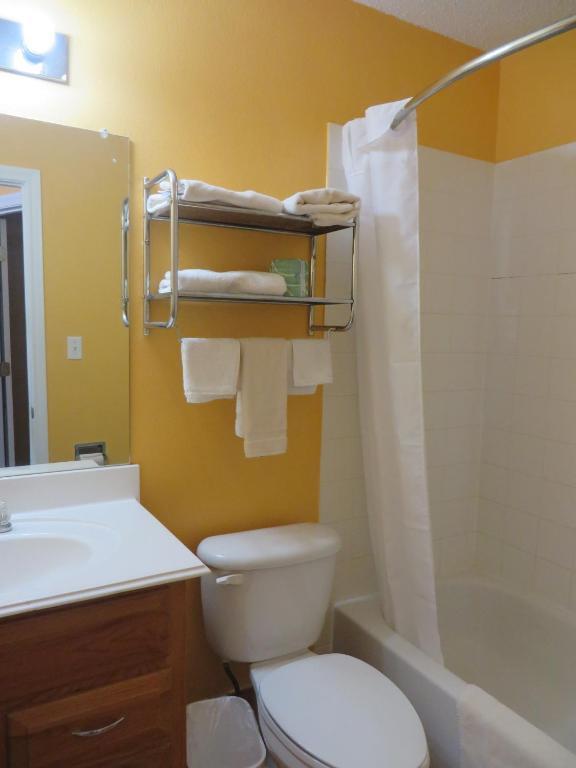 Americas Best Value Inn Weatherford Room photo