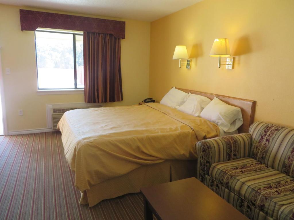 Americas Best Value Inn Weatherford Room photo